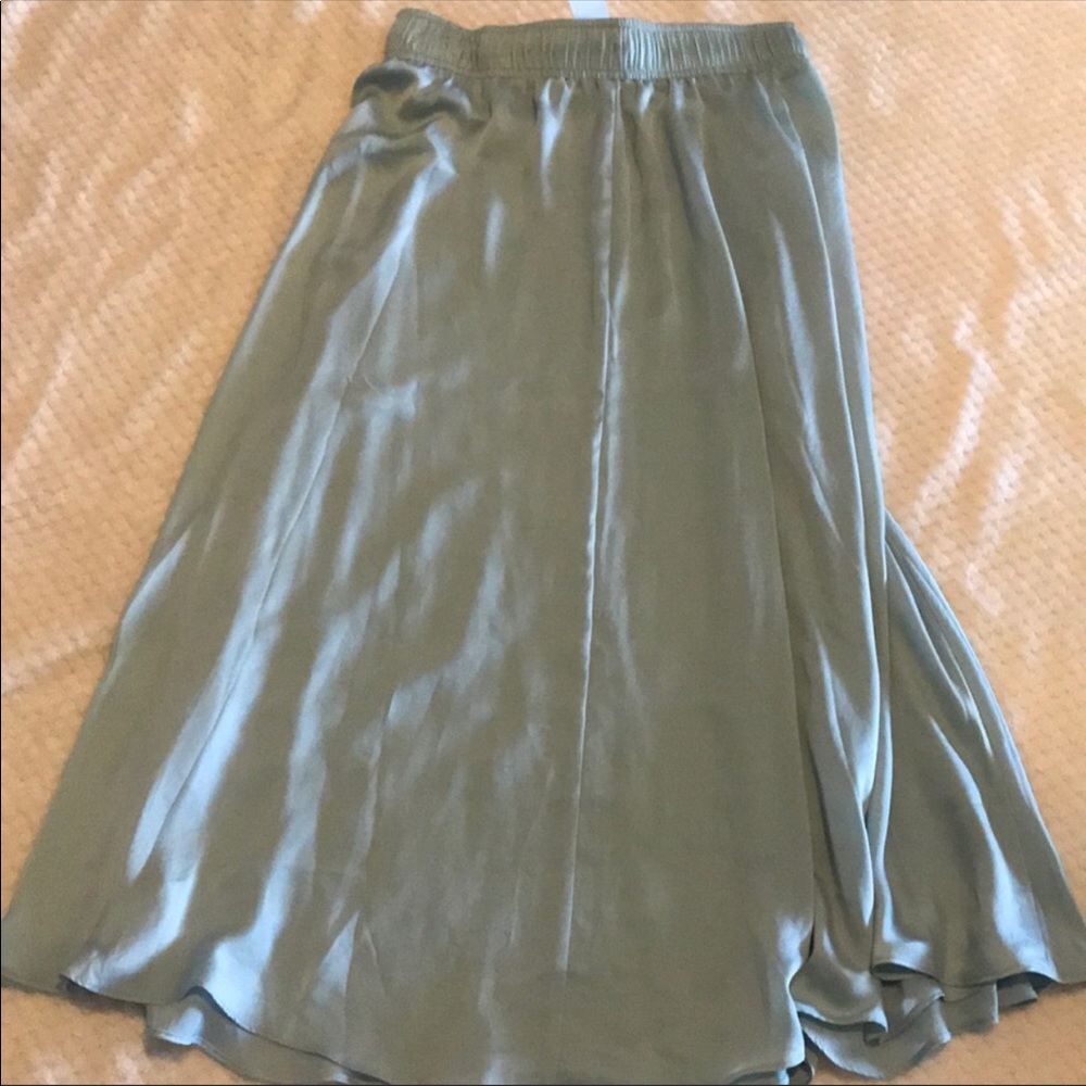 Flowy Green Loft skirt